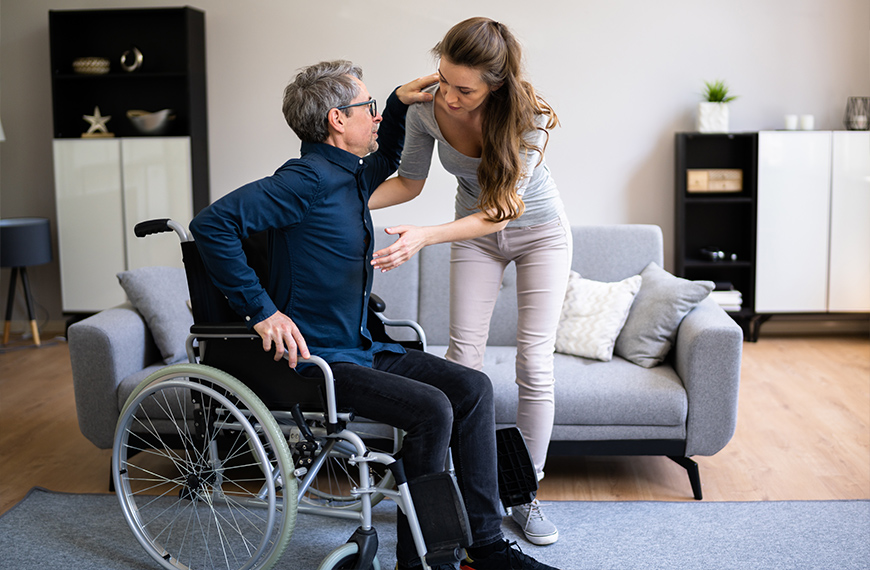 Kotipalvelu vai henkilökohtainen apu? Näin haet oikeaa palvelua